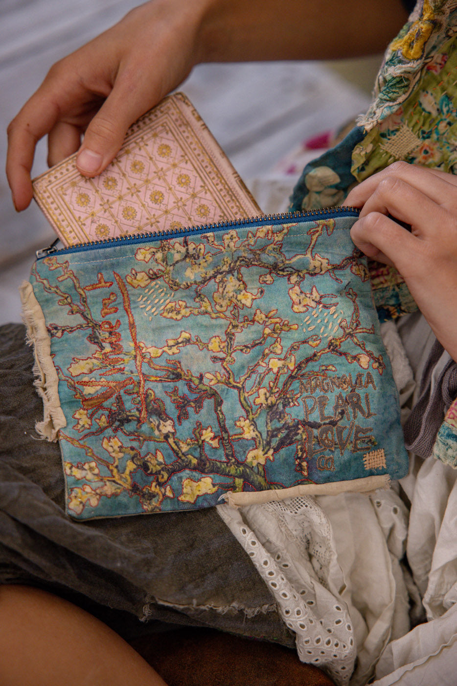 Vincent Bloom Coin Pouch Magnolia Pearl Clothing