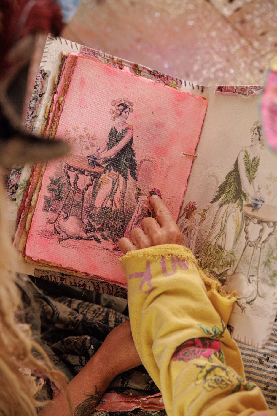 Poesie Sur Les Fleurs Notebook Magnolia Pearl Clothing