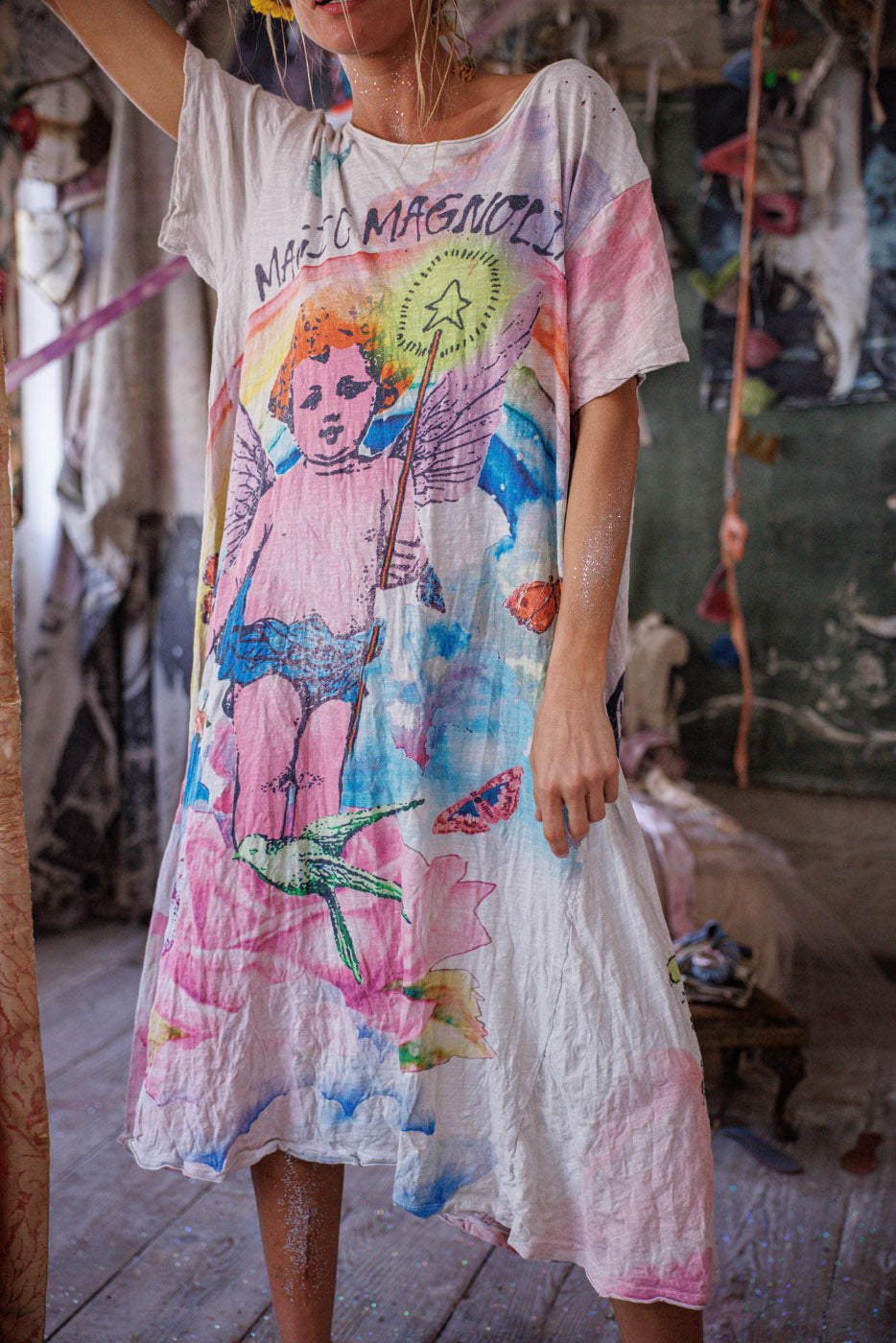 Magiškos magnolijos T suknelė Mėnesiena 