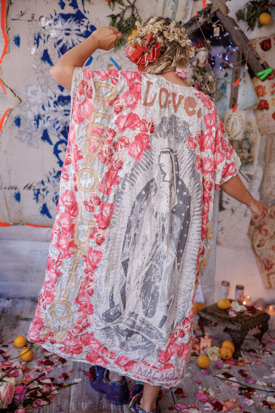 Gesù pianse Jaya Kaftan 