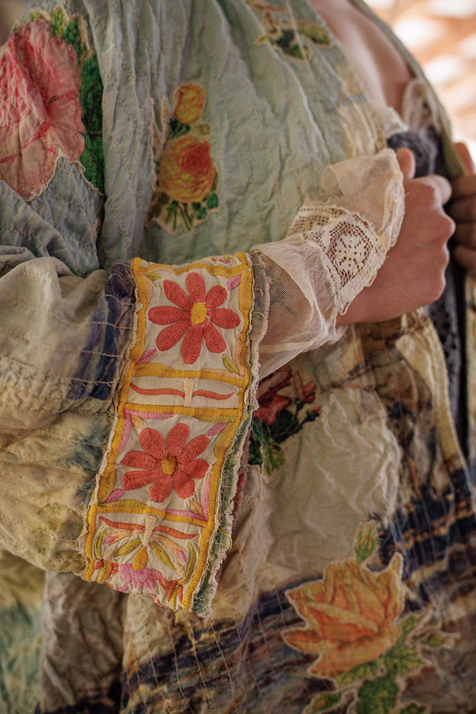 Кимоно с капитонирани рози и океан 