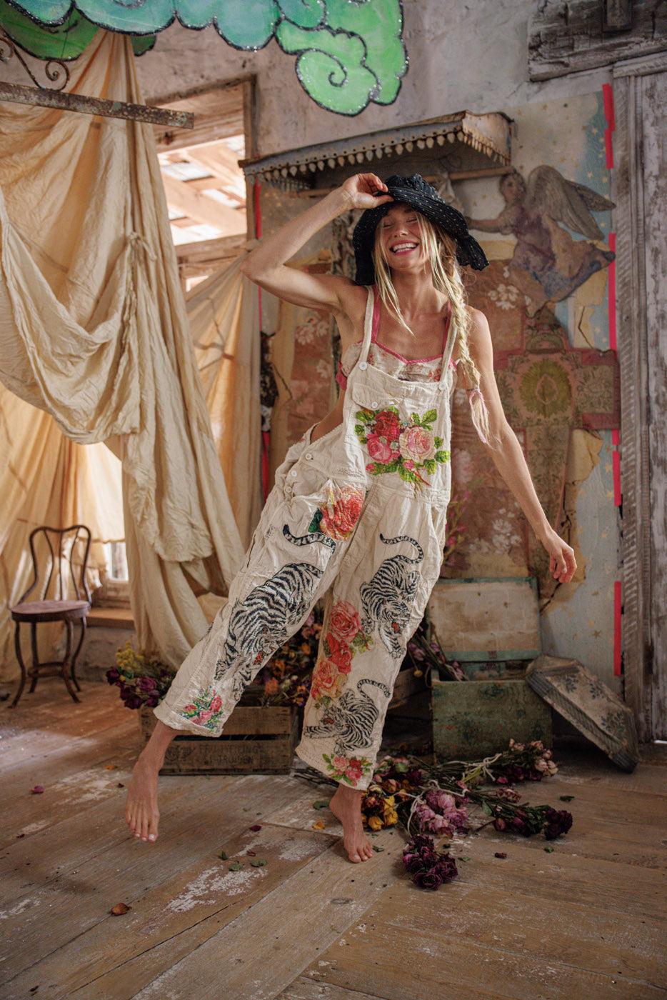 Брезентови флорални любовни гащеризони 