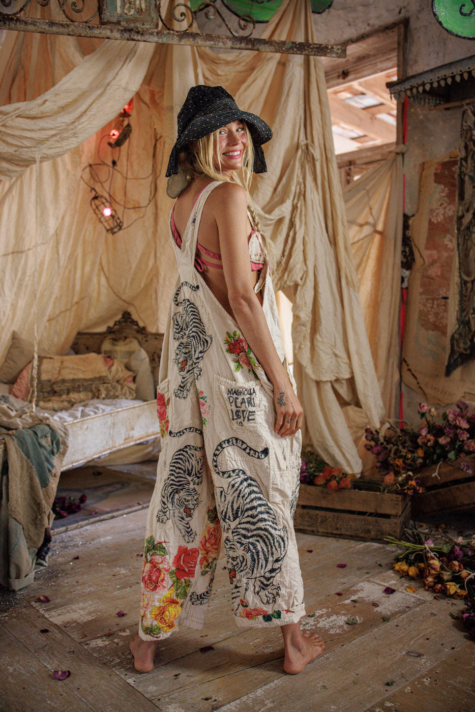 Брезентови флорални любовни гащеризони 