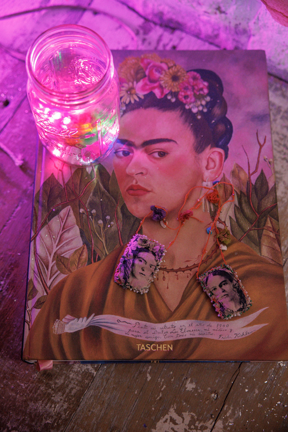 Escapulario de las Caras de Frida 
