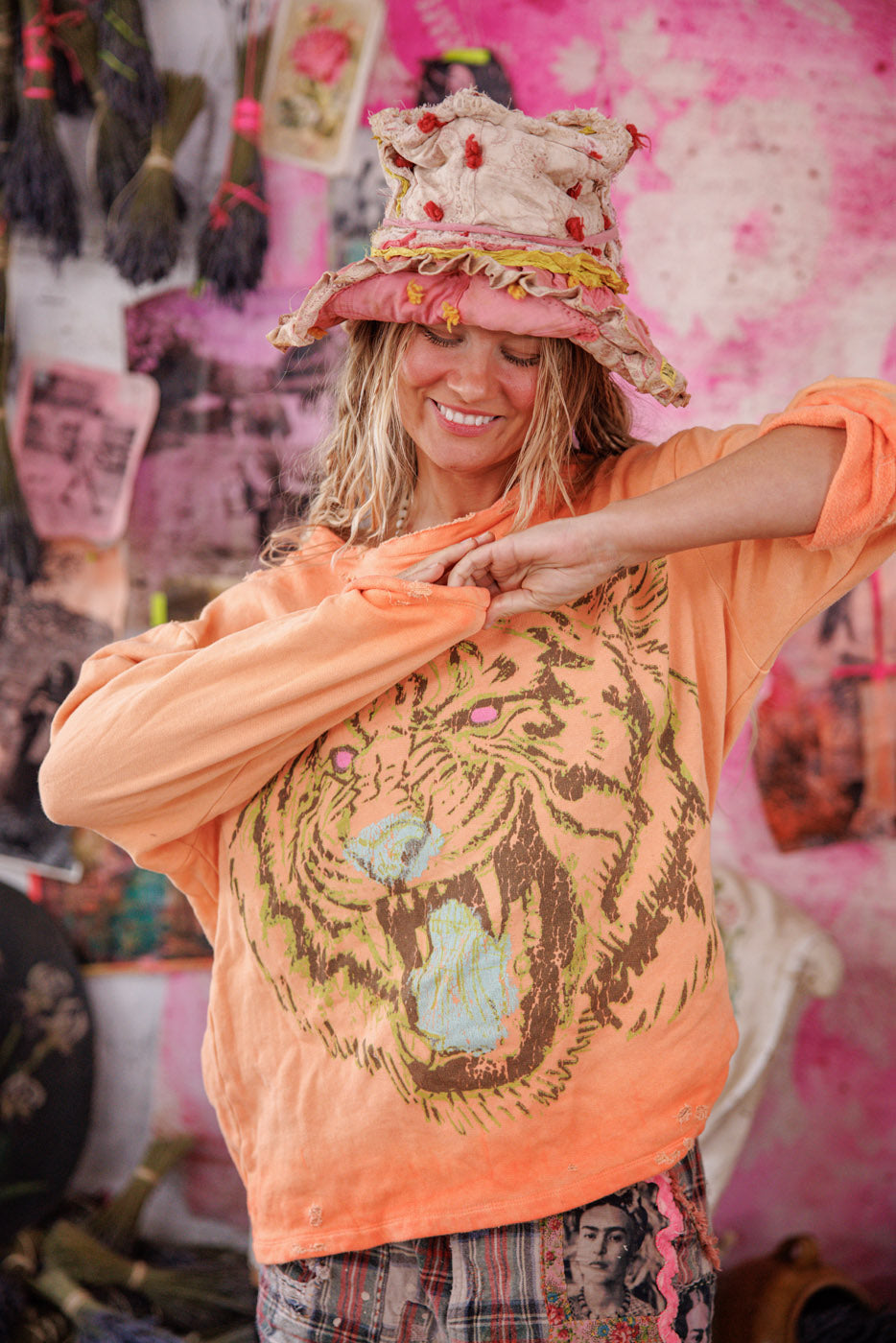 Tiger Face Hermosa Sweatshirt Magnolia Pearl Clothing