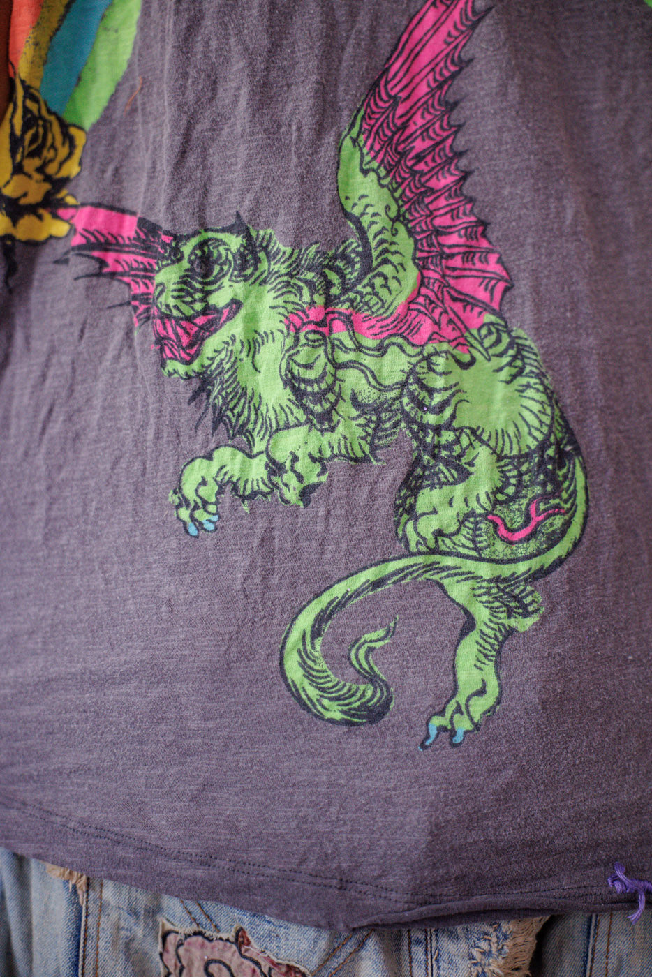 דרקונים ושושנים ט אוזי 